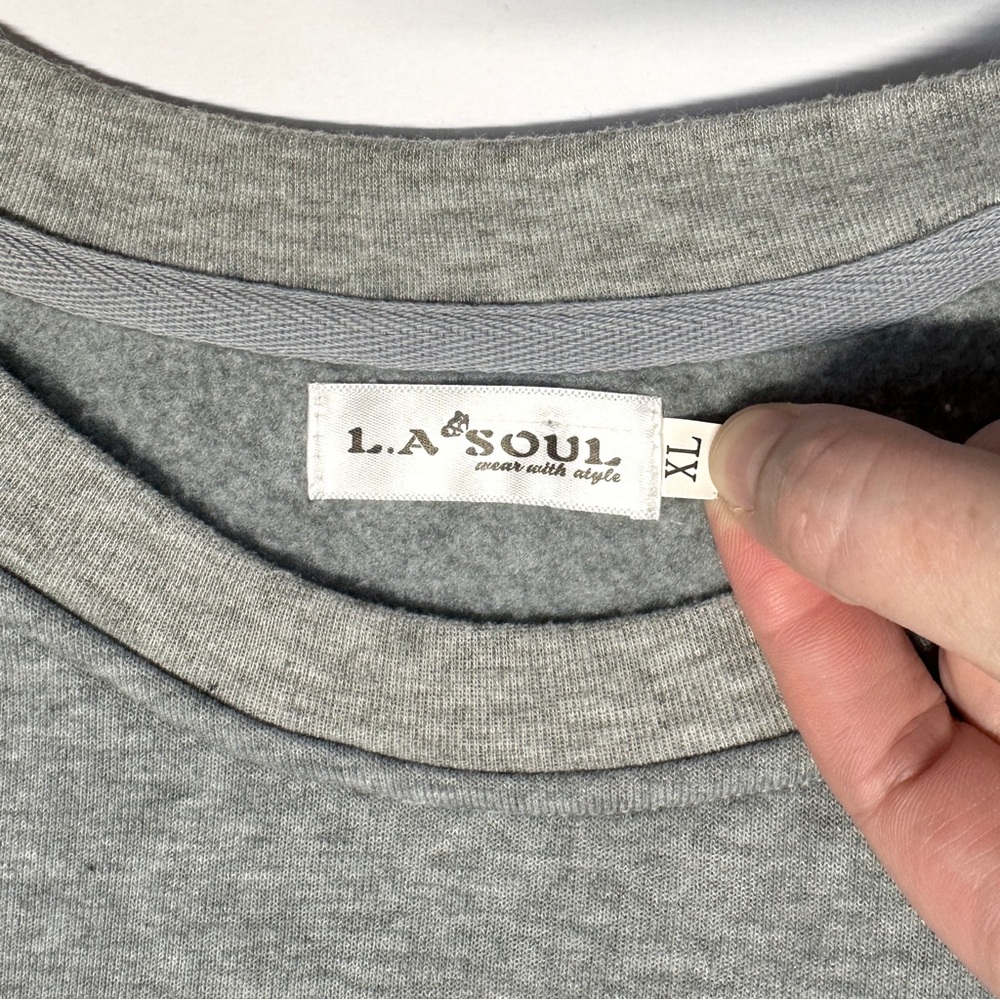 Gray Graphic Sweatshirt with Rabbit Design - Picture 7 of 10